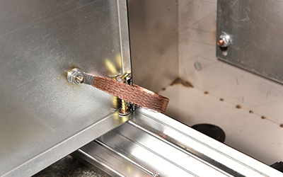 過(guò)門接地線